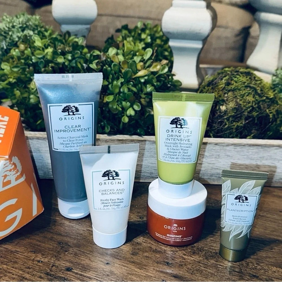 NWT ORIGINS 5pc skincare bundle Clear Improvement Active Charcoal Face Set - Picture 2 of 14